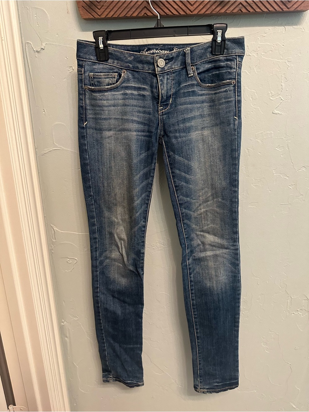 American Eagle Outfitters Women's Distressed Medium Blue Skinny Jeans